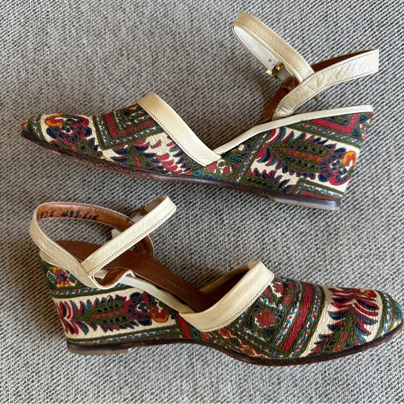 Vintage La Belle Originals Patterned Wedge Sandals - Picture 7 of 9